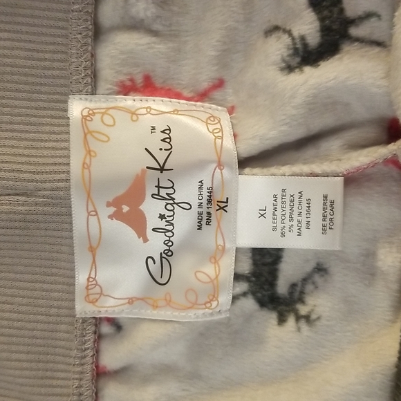 Goodnight Kiss Sleepwear - Picture 4 of 4